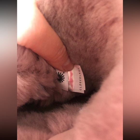 NEW Gorgeous NWT $250 UGG boots - Irina Star Charm limited edition! Price FIRM! - Picture 5 of 12